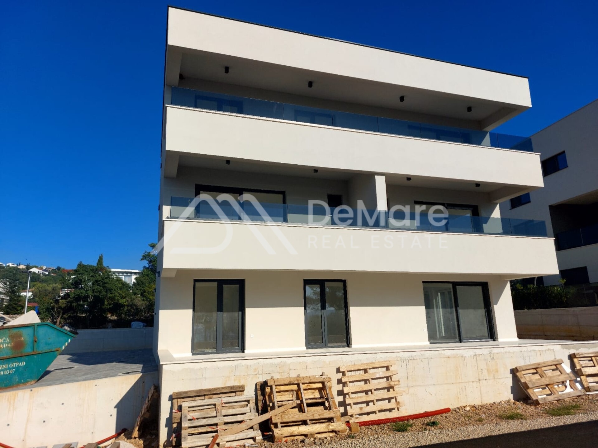 Demare.hr - Jasenice - Rovanjska